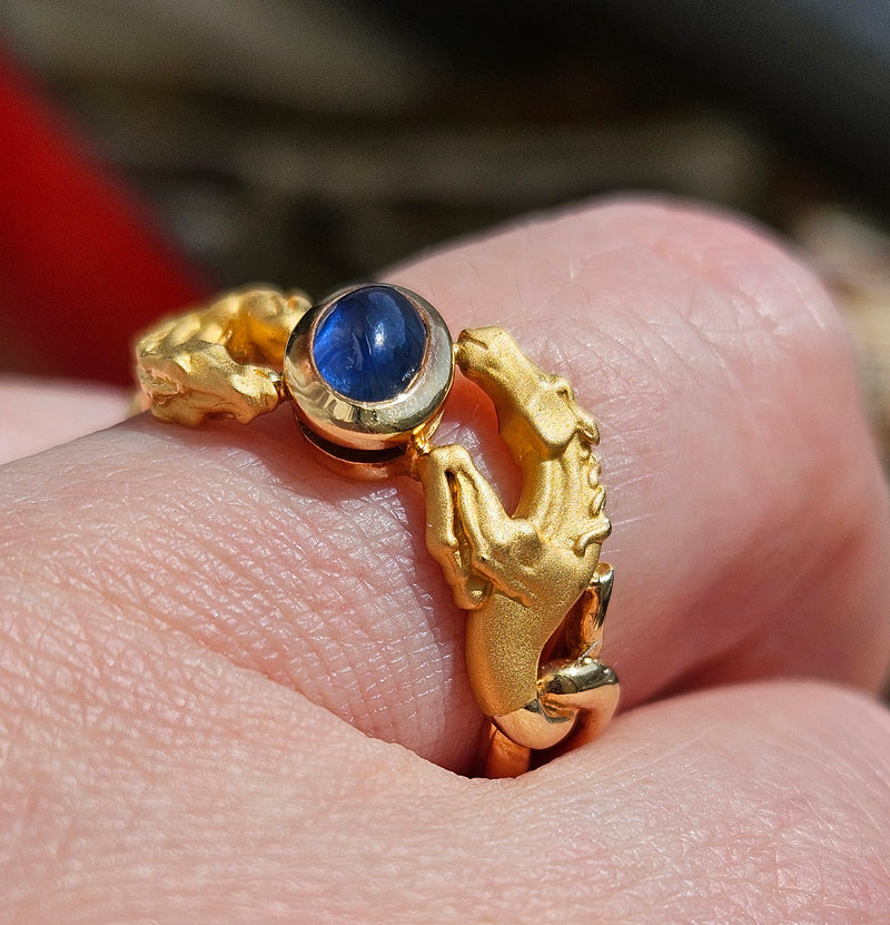 Carrera y Carrera Vintage 18K Yellow Gold Blue Sapphire Double Horse Statement Ring Band