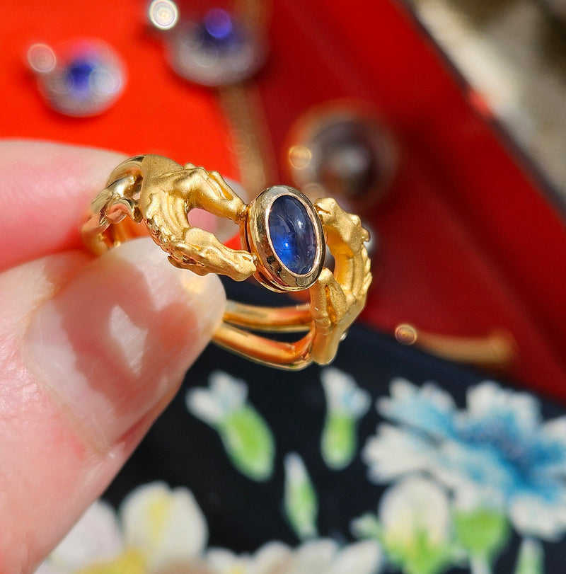 Carrera y Carrera Vintage 18K Yellow Gold Blue Sapphire Double Horse Statement Ring Band