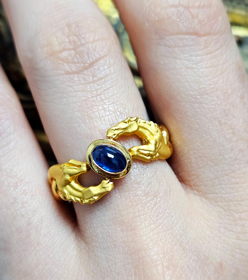 Carrera y Carrera Vintage 18K Yellow Gold Blue Sapphire Double Horse Statement Ring Band