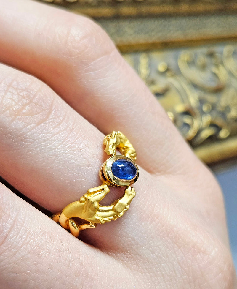 Carrera y Carrera Vintage 18K Yellow Gold Blue Sapphire Double Horse Statement Ring Band