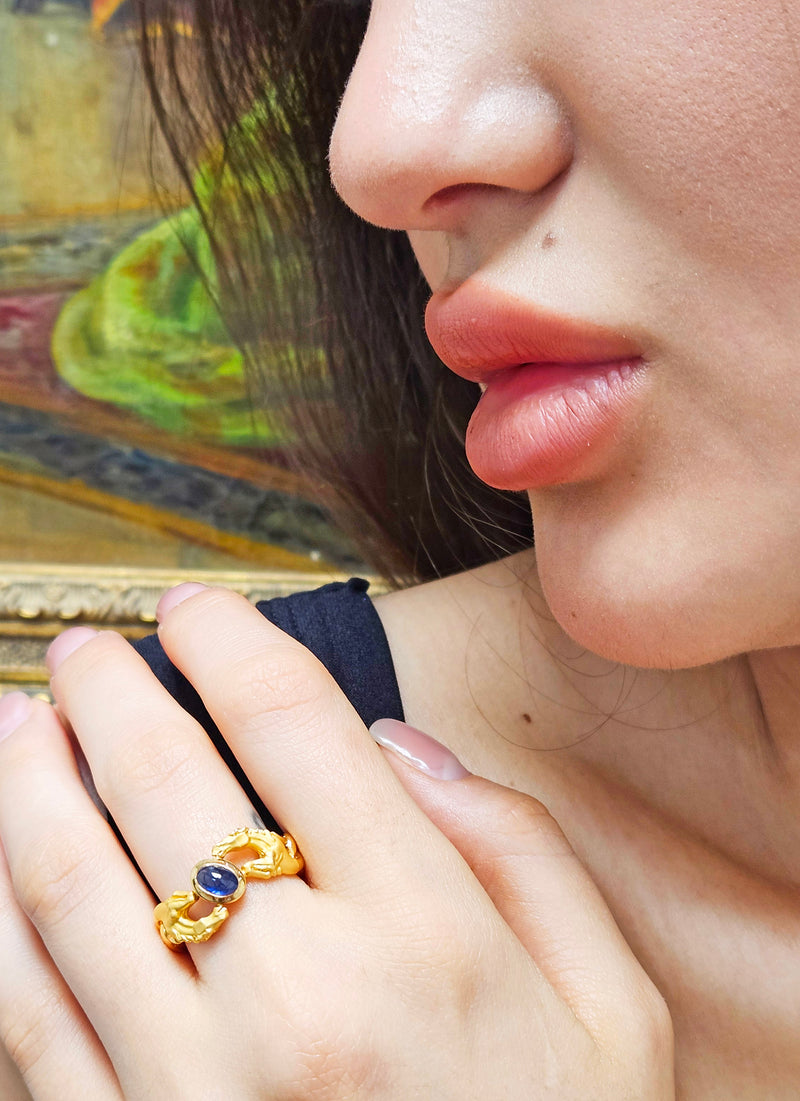 Carrera y Carrera Vintage 18K Yellow Gold Blue Sapphire Double Horse Statement Ring Band