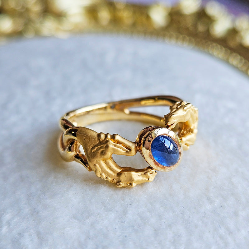 Carrera y Carrera Vintage 18K Yellow Gold Blue Sapphire Double Horse Statement Ring Band