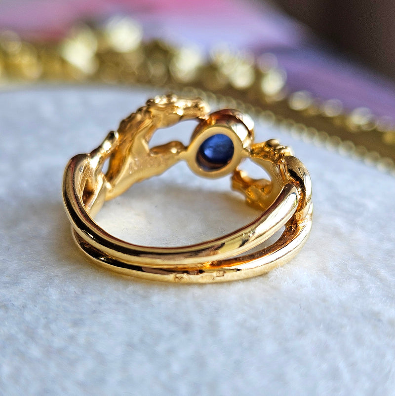 Carrera y Carrera Vintage 18K Yellow Gold Blue Sapphire Double Horse Statement Ring Band