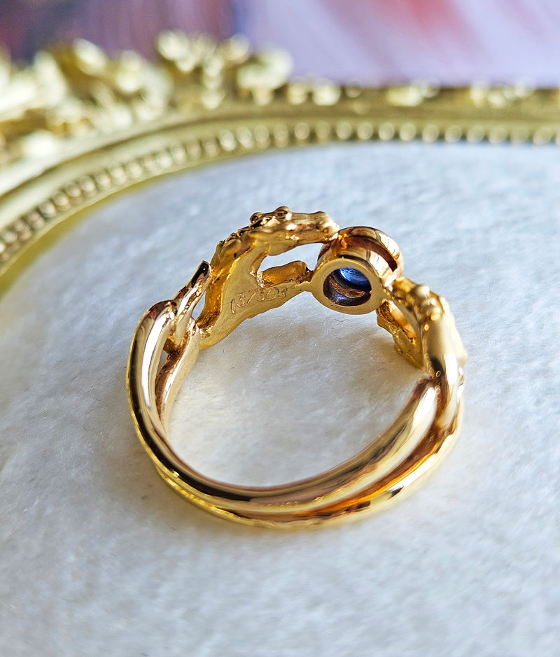 Carrera y Carrera Vintage 18K Yellow Gold Blue Sapphire Double Horse Statement Ring Band
