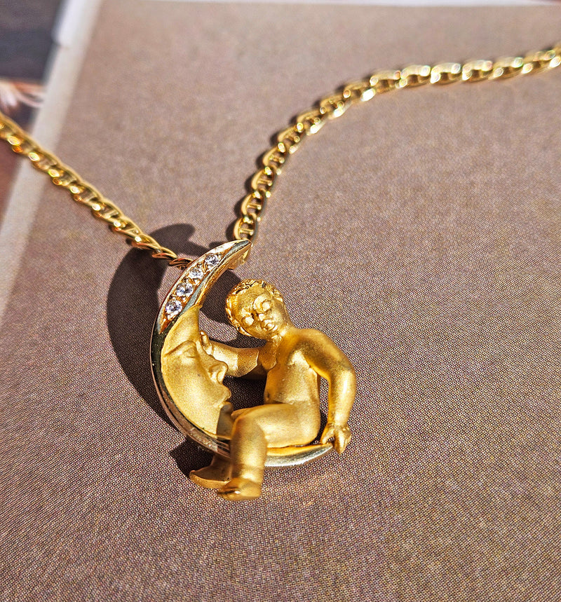 Authentic Carrera y Carrera Diamond Crescent Moon & Angel Child 18k Yellow Gold Pendant Necklace