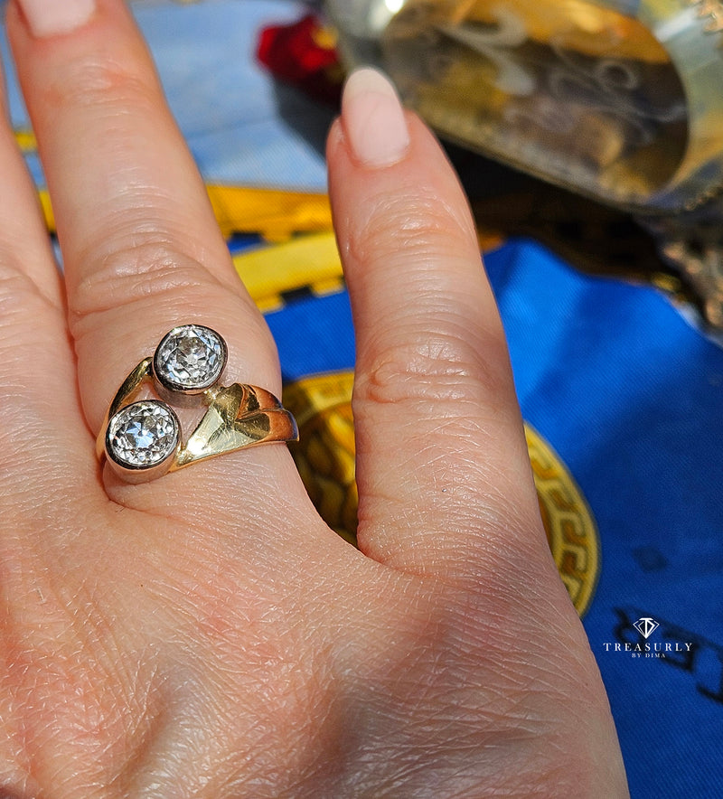 1914 Art Nouveau GIA 1.60ct Antique Old Mine cut Diamond Crossover "Toi et Moi" 18K Gold Ring