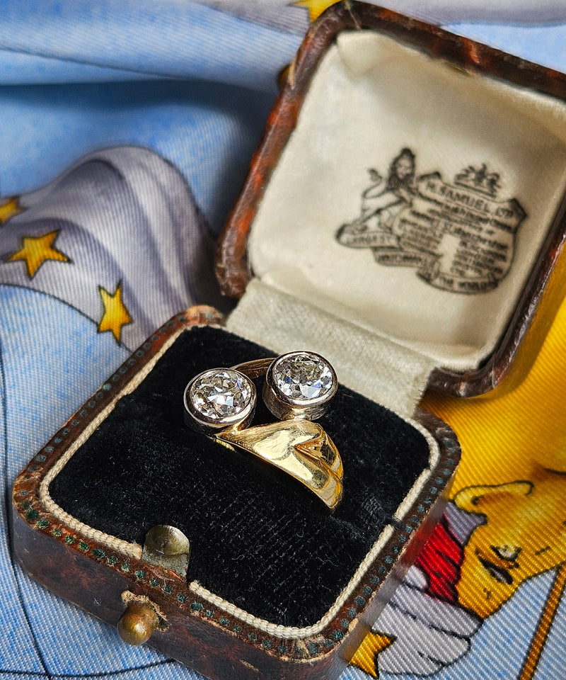 1914 Art Nouveau GIA 1.60ct Antique Old Mine cut Diamond Crossover "Toi et Moi" 18K Gold Ring