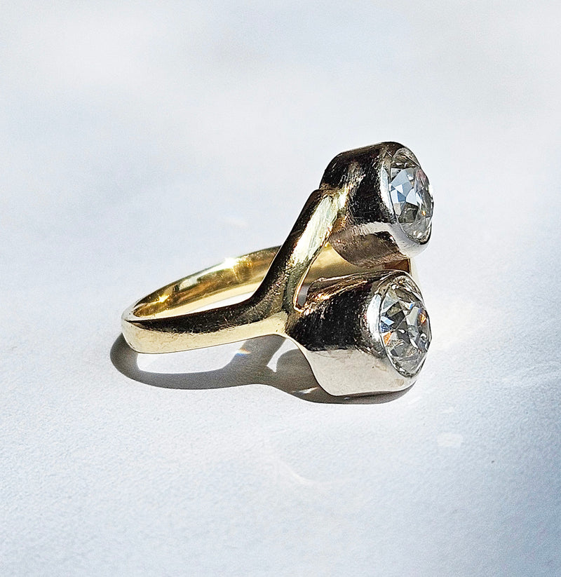1914 Art Nouveau GIA 1.60ct Antique Old Mine cut Diamond Crossover "Toi et Moi" 18K Gold Ring