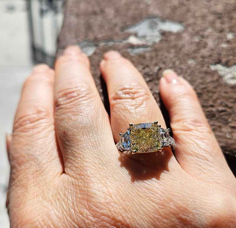 Vintage GIA 5.48ctw Natural YELLOW Cushion Cut Diamond Platinum 18K Gold 3 Stone Ring