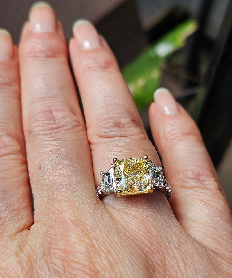 Vintage GIA 5.48ctw Natural YELLOW Cushion Cut Diamond Platinum 18K Gold 3 Stone Ring
