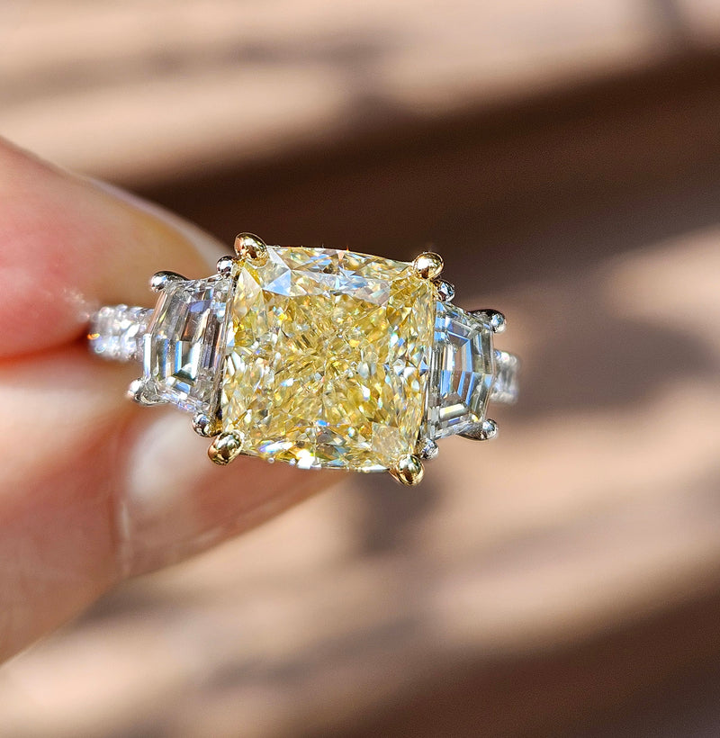 Vintage GIA 5.48ctw Natural YELLOW Cushion Cut Diamond Platinum 18K Gold 3 Stone Ring