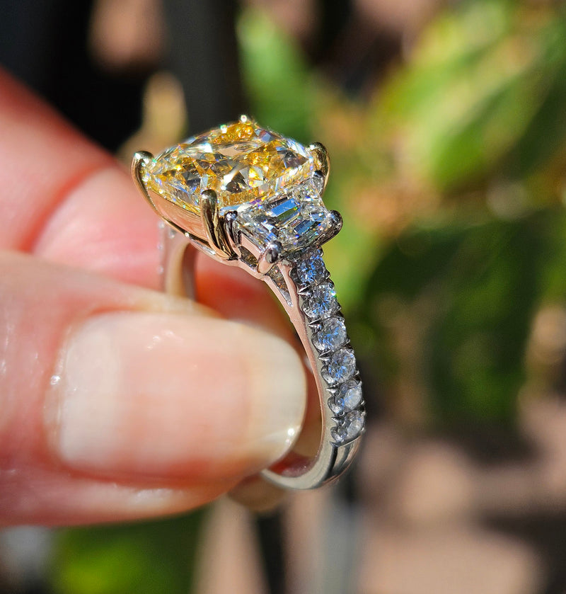 Vintage GIA 5.48ctw Natural YELLOW Cushion Cut Diamond Platinum 18K Gold 3 Stone Ring