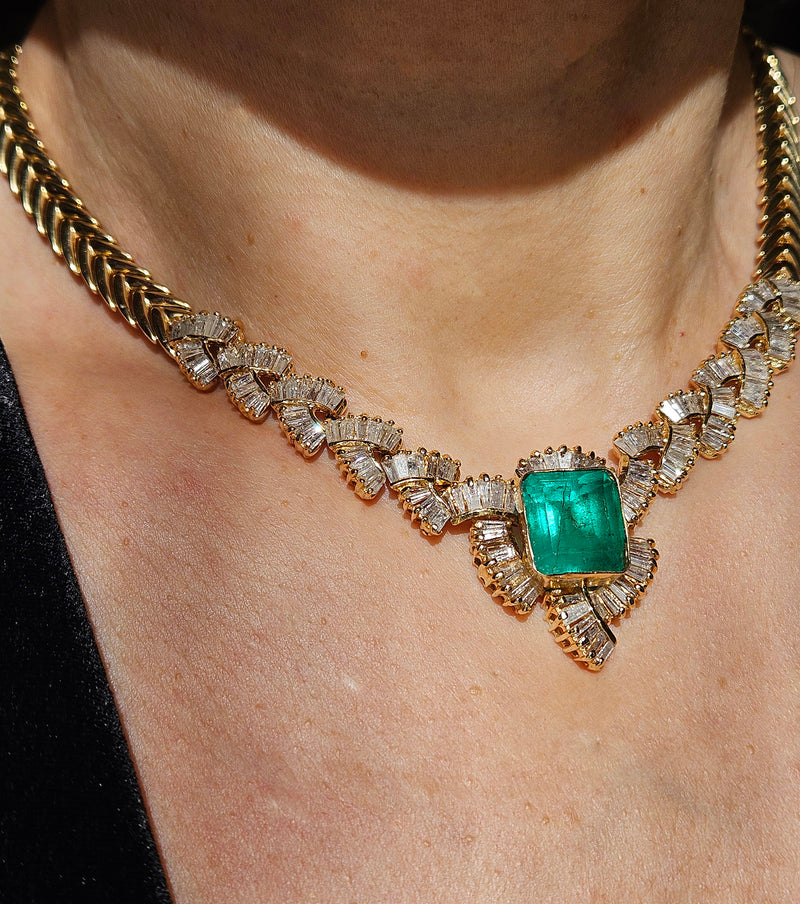 GIA 12.60ct Colombian Emerald 6.0ctw Diamond 14K Gold Estate Vintage Collar Choker Necklace, 1980s