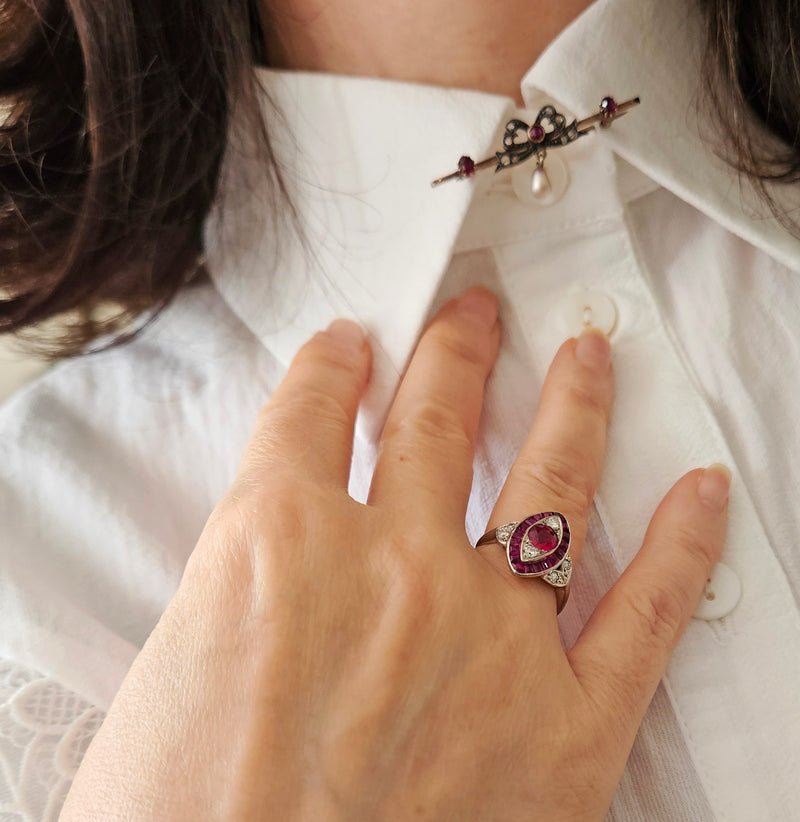 Art Deco GIA Burma Pigeon Blood Ruby and Diamond Platinum Vintage Ring, 1930s