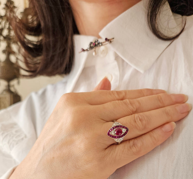 Art Deco GIA Burma Pigeon Blood Ruby and Diamond Platinum Vintage Ring, 1930s