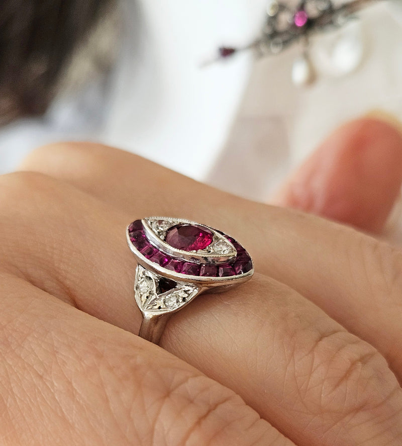 Art Deco GIA Burma Pigeon Blood Ruby and Diamond Platinum Vintage Ring, 1930s