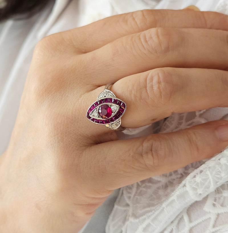 Art Deco GIA Burma Pigeon Blood Ruby and Diamond Platinum Vintage Ring, 1930s