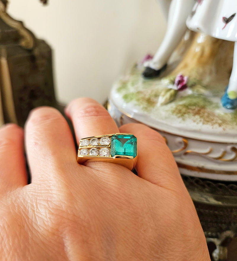 Vintage GIA 4.20ctw Natural Colombian Green Emerald Diamond 18k Yellow Gold Ring, Unisex