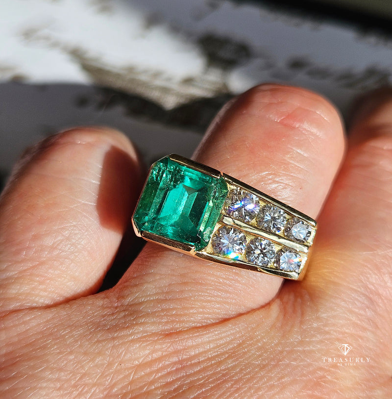 Vintage GIA 4.20ctw Natural Colombian Green Emerald Diamond 18k Yellow Gold Ring, Unisex