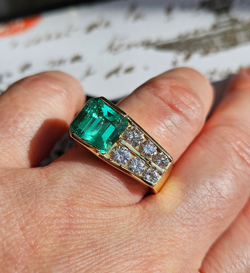 Vintage GIA 4.20ctw Natural Colombian Green Emerald Diamond 18k Yellow Gold Ring, Unisex