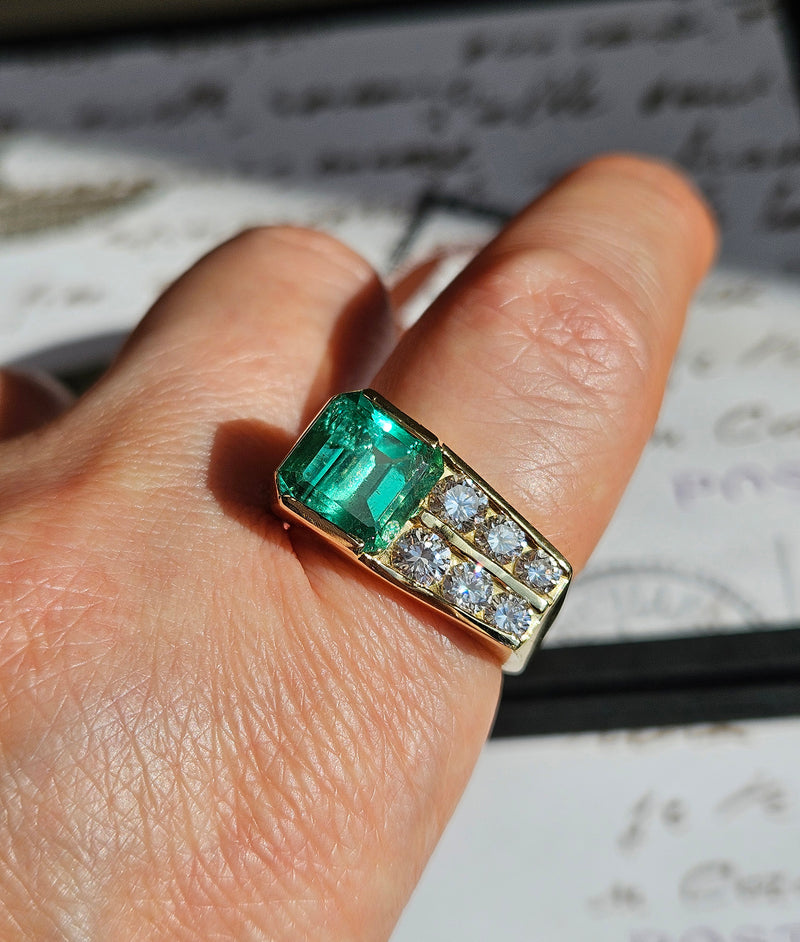 Vintage GIA 4.20ctw Natural Colombian Green Emerald Diamond 18k Yellow Gold Ring, Unisex