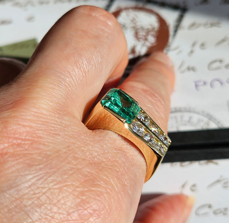 Vintage GIA 4.20ctw Natural Colombian Green Emerald Diamond 18k Yellow Gold Ring, Unisex