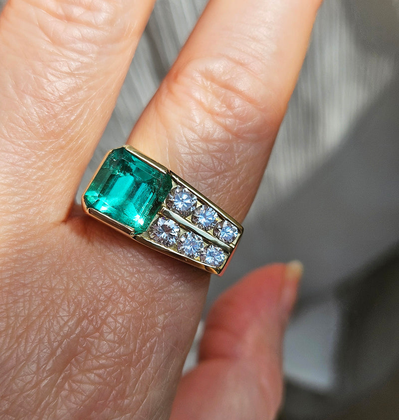 Vintage GIA 4.20ctw Natural Colombian Green Emerald Diamond 18k Yellow Gold Ring, Unisex