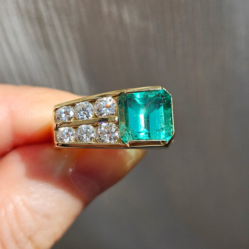 Vintage GIA 4.20ctw Natural Colombian Green Emerald Diamond 18k Yellow Gold Ring, Unisex