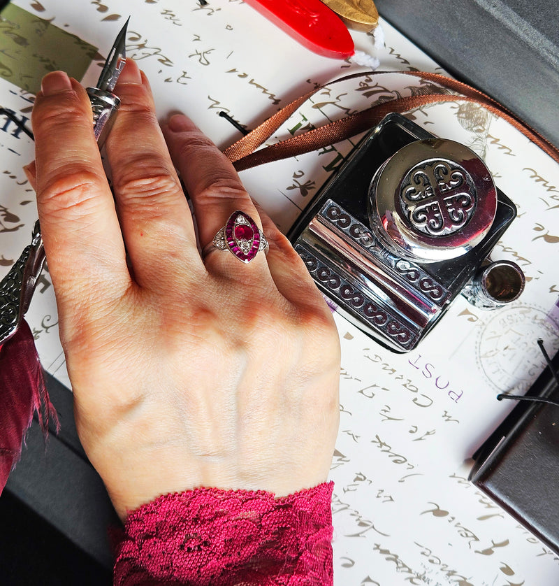 Art Deco GIA Burma Pigeon Blood Ruby and Diamond Platinum Vintage Ring, 1930s