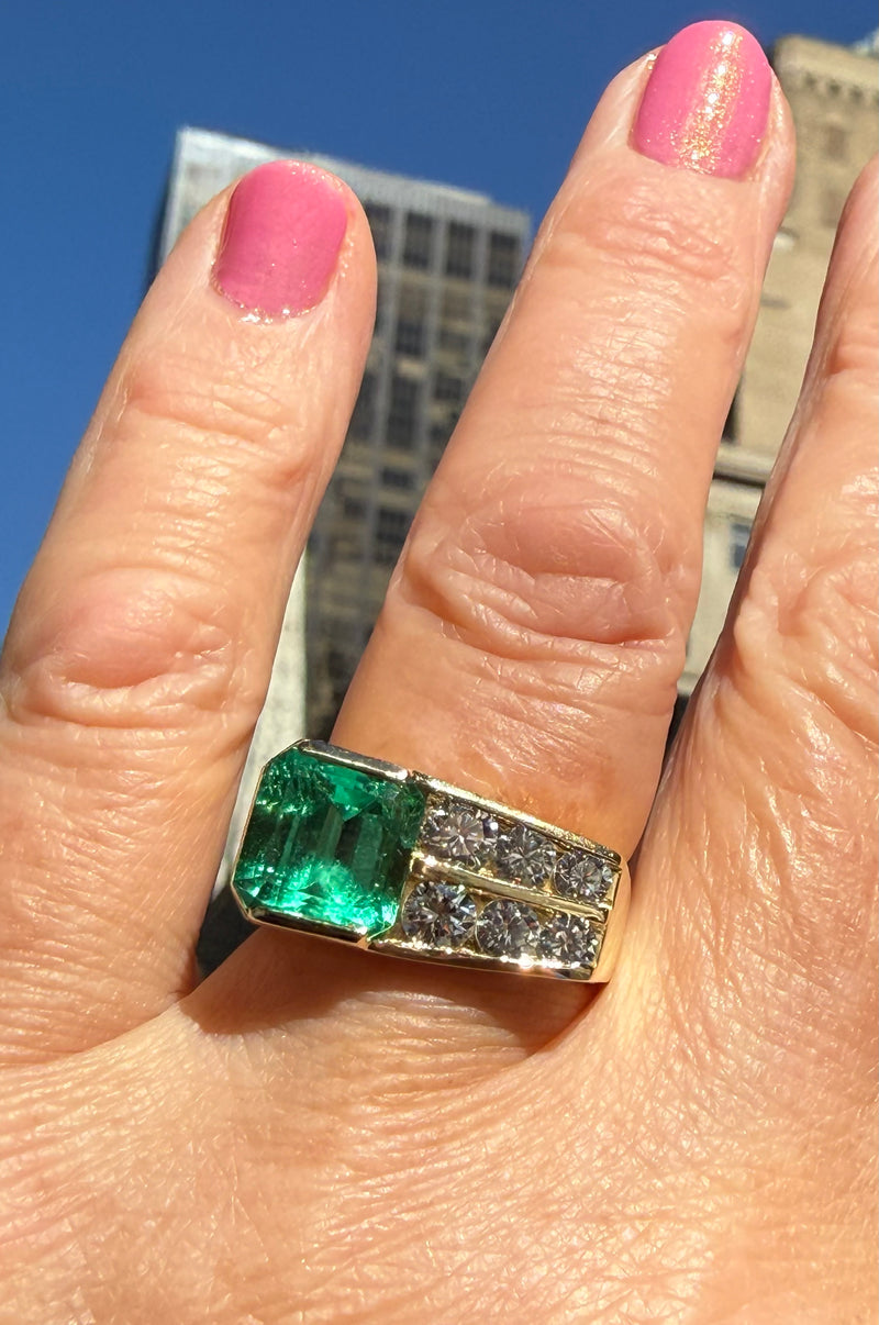 Vintage GIA 4.20ctw Natural Colombian Green Emerald Diamond 18k Yellow Gold Ring, Unisex