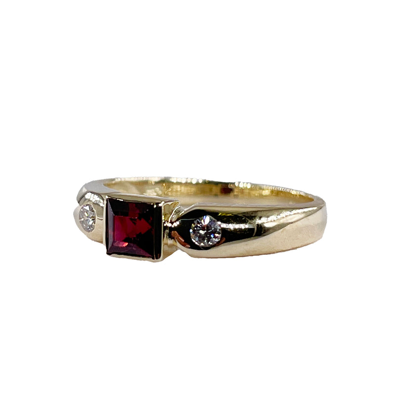 Vintage 0.75ct Natural Square Red Garnet and Diamond Gold Ring