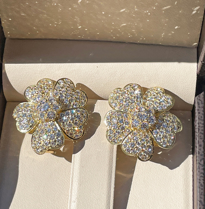 Vintage 4.50ctw Diamond Flower Gold Post 18K Yellow Gold Earrings Ear Pendants