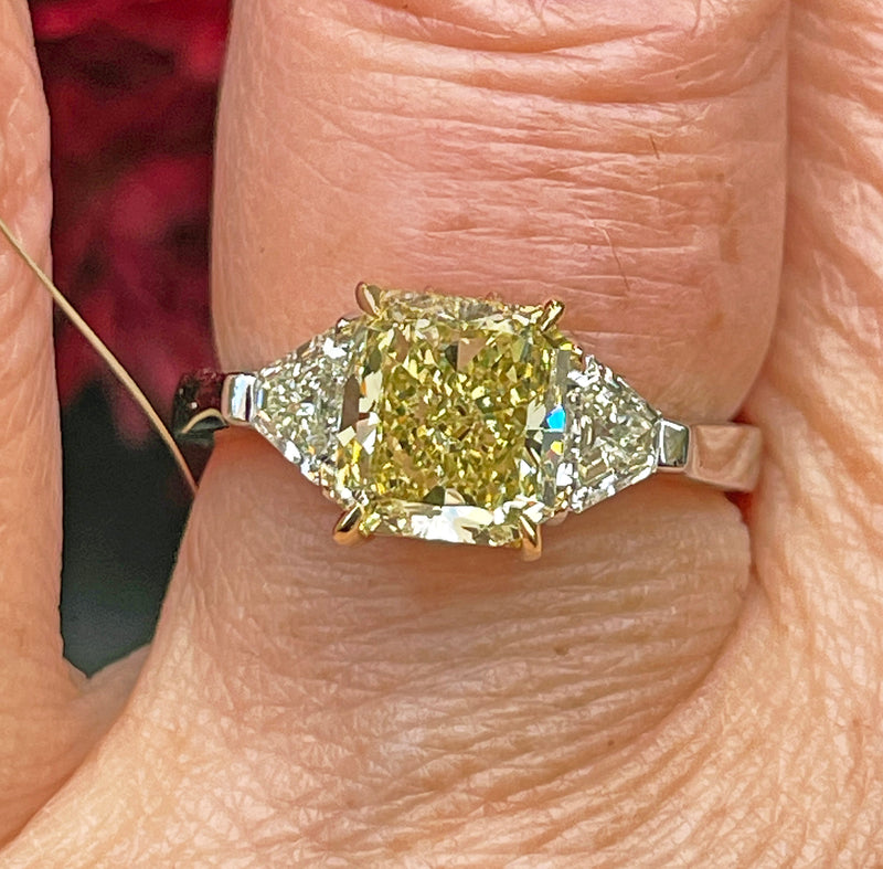 Estate GIA 2.66ct Natural Fancy Yellow RADIANT 3 Stone Diamond Engagement Platinum Ring