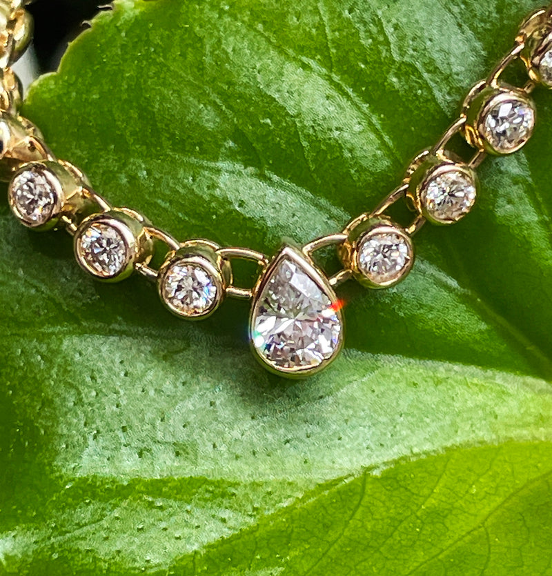 Italian Vintage 9.12ct Pear Shaped & Round Diamond Bezel Line Tennis Rivera 18K Gold Necklace