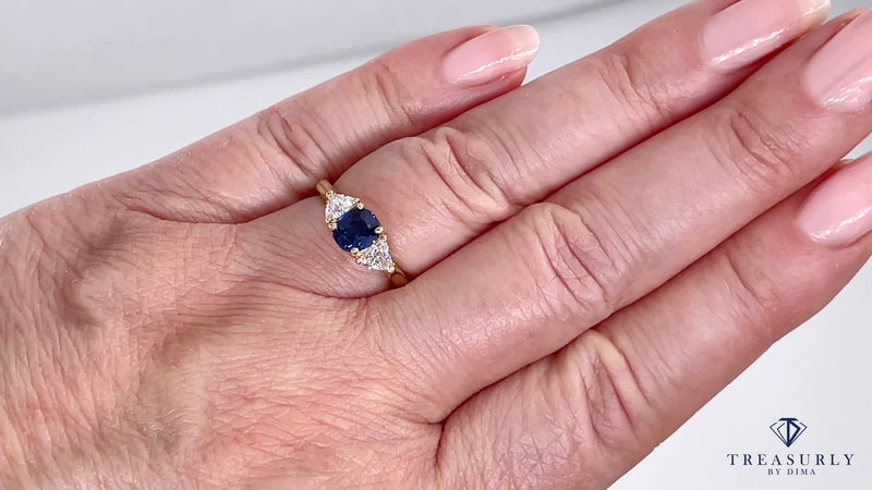 Vintage Van Cleef & Arpels GIA 1.39ctw No-Heat Blue Sapphire and Diamond 3 Stone 18k Yellow Gold Ring