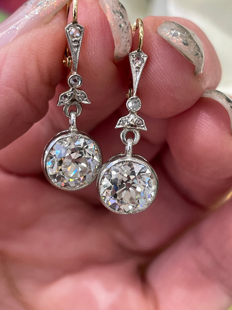 French Belle Époque GIA 5.05ctw Old European cut Diamonds Solitaire Dangling Plat 18K Earrings
