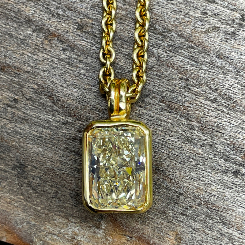 Natural 1.92ct Fancy Yellow Radiant Cut Diamond Solitaire 18K Gold Pendant Necklace