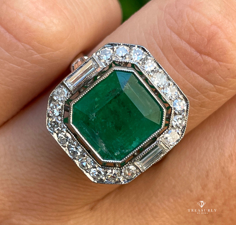 Fine Art Deco 5.50ctw GIA Green Emerald and Diamond Platinum Ring