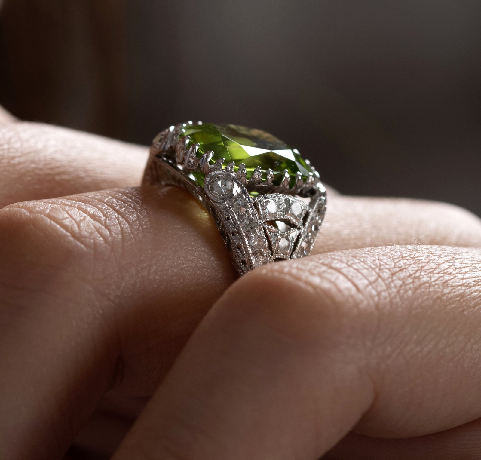 Vintage peridot jewellery 2025